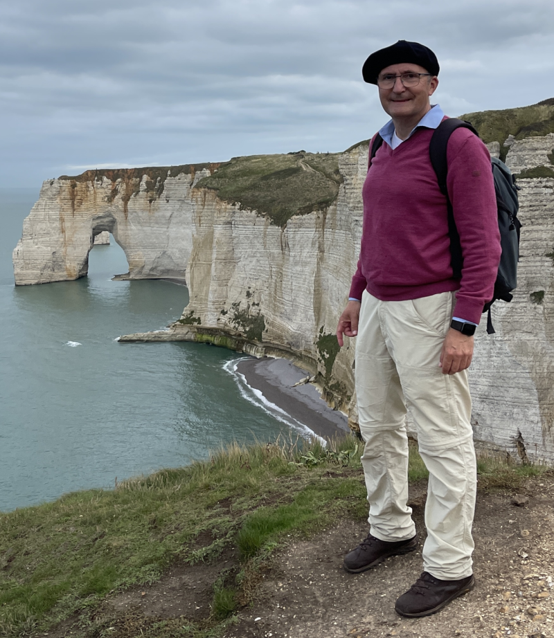 ich auf dem Felsen der Normandie